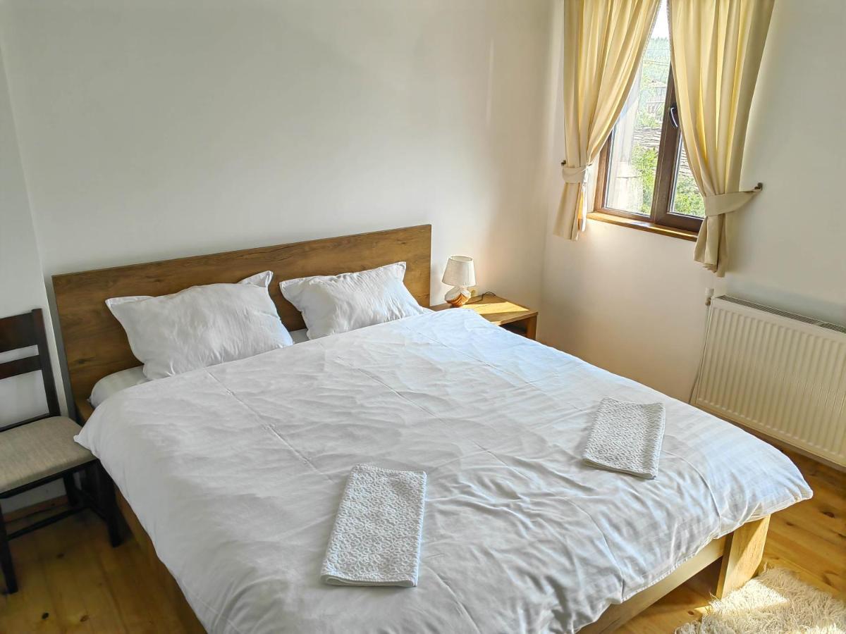 Rimovata Kashta Guest House Lesjten Exteriör bild