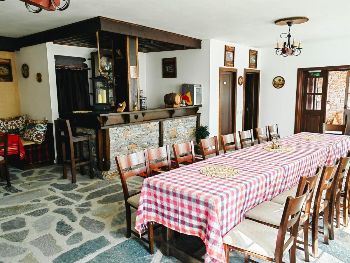 Rimovata Kashta Guest House Lesjten Exteriör bild