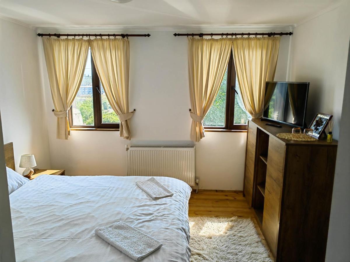 Rimovata Kashta Guest House Lesjten Exteriör bild