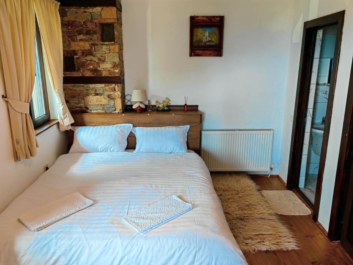 Rimovata Kashta Guest House Lesjten Exteriör bild