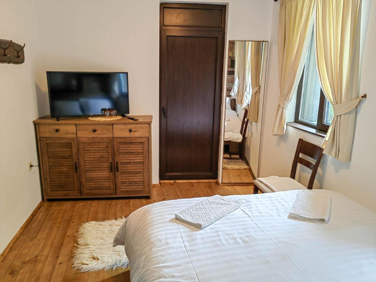 Rimovata Kashta Guest House Lesjten Exteriör bild