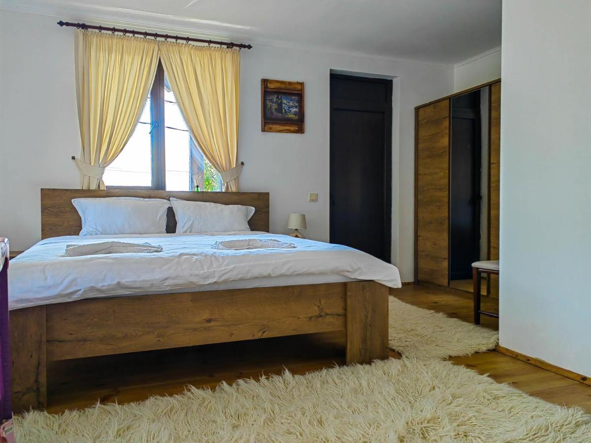 Rimovata Kashta Guest House Lesjten Exteriör bild